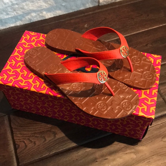 Tory Burch Shoes - NWT TORY BURCH THORA TUMBLED METAL LOGO SANDALS